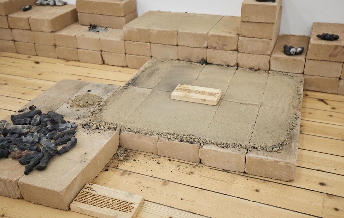 Lerole: Footnotes installation view, image 1